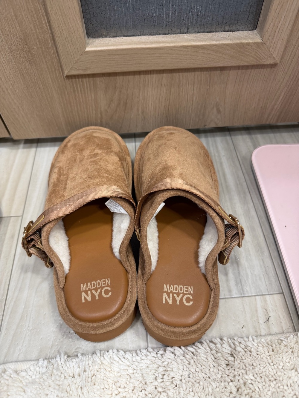 Clogs - Picture 3 of 4